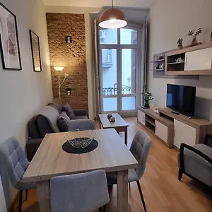 https://rosa-2-bedrooms-in-city-center.1costadelsol.com